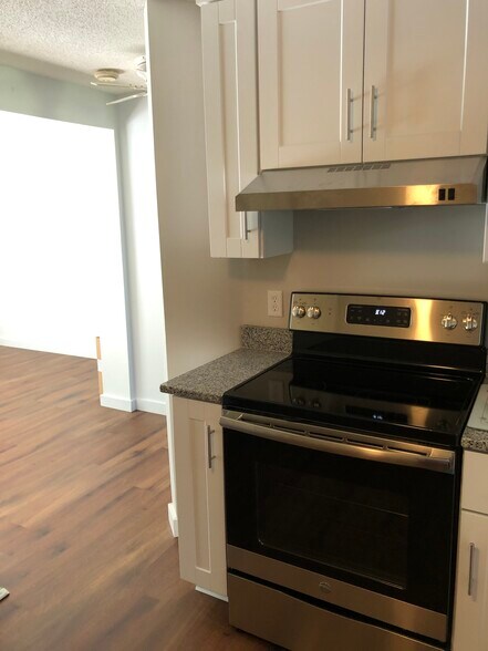 Building Photo - 1473 Stafford Rd