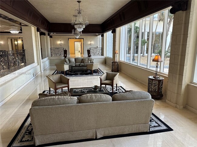 Building Photo - 2030 S Ocean Dr
