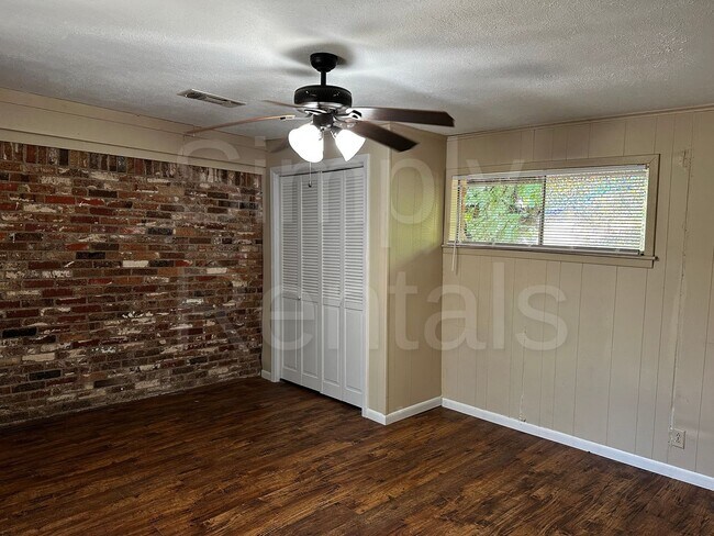 Building Photo - 214 Brookhaven Terrace