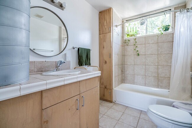 Building Photo - 1717 Missouri St