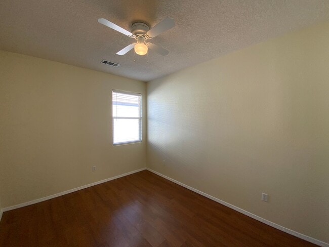 Building Photo - 4 Bedroom Single Story Home Available Near...