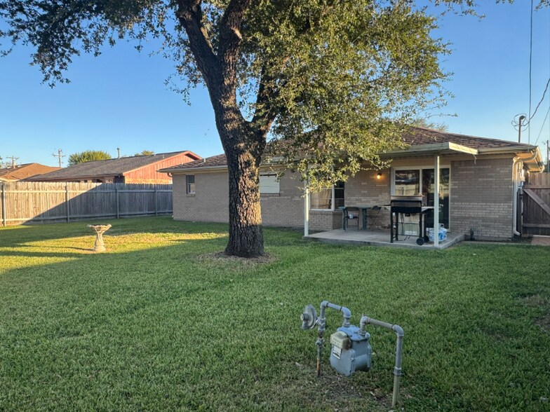 Building Photo - 2714 5th Ave N