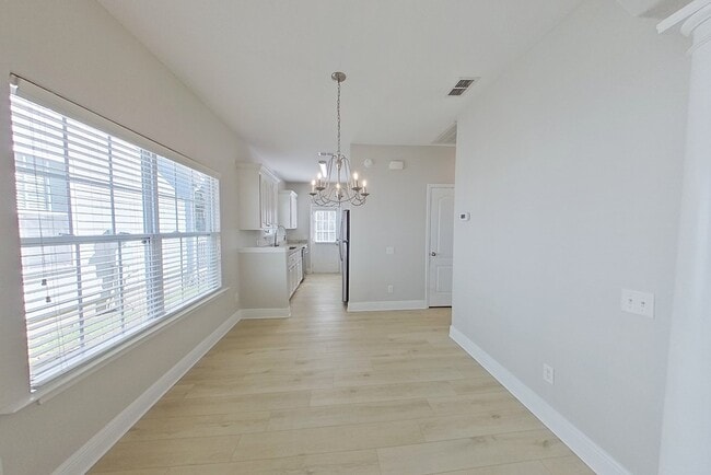 Building Photo - 303 Summercreek Cove