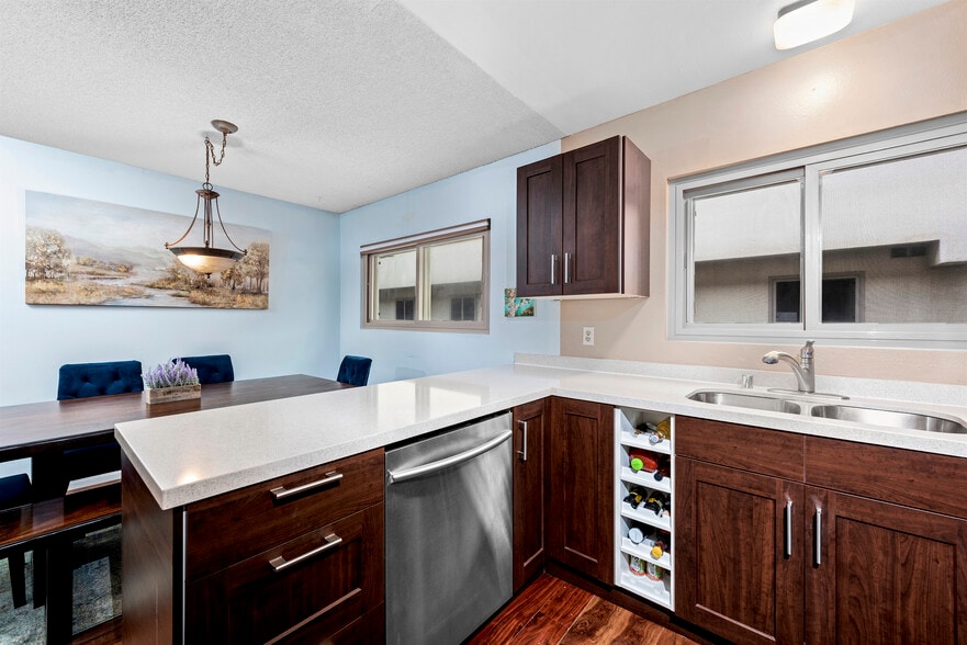 Building Photo - 2640 Worden St.