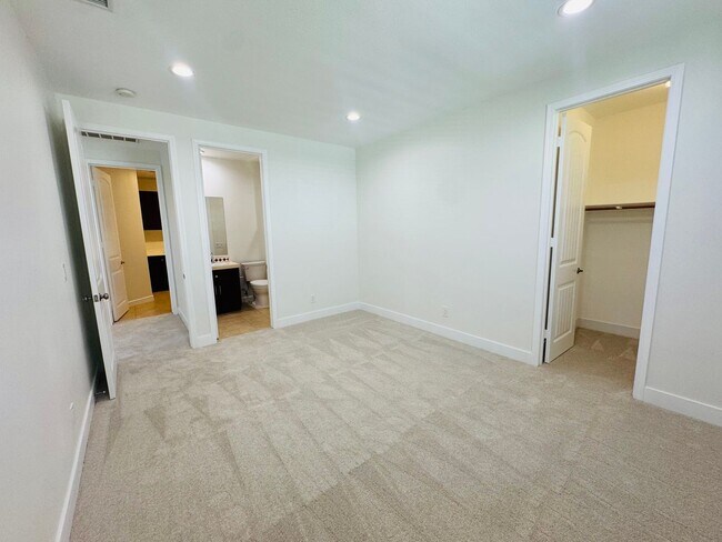 Building Photo - 3273 Canopy Dr