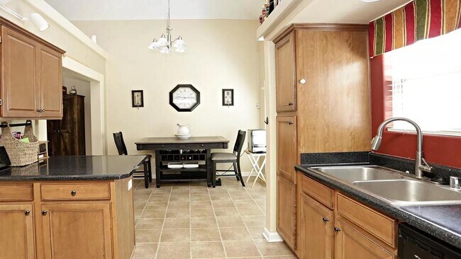 Building Photo - 3072 Prichard Dr