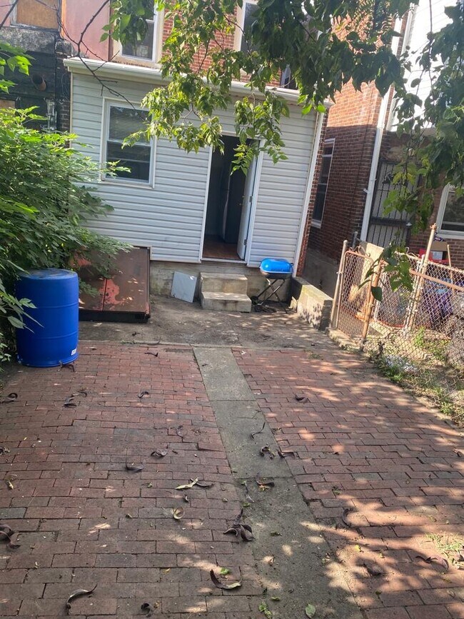 Building Photo - 1114 Jackson St