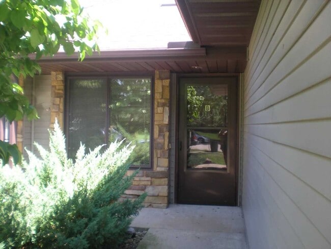 Building Photo - 1110 Grandview Ave