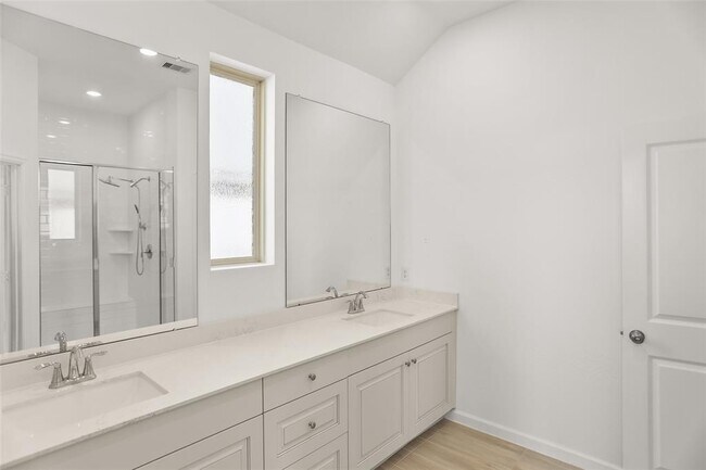 Building Photo - 28806 Bobcat Run Dr