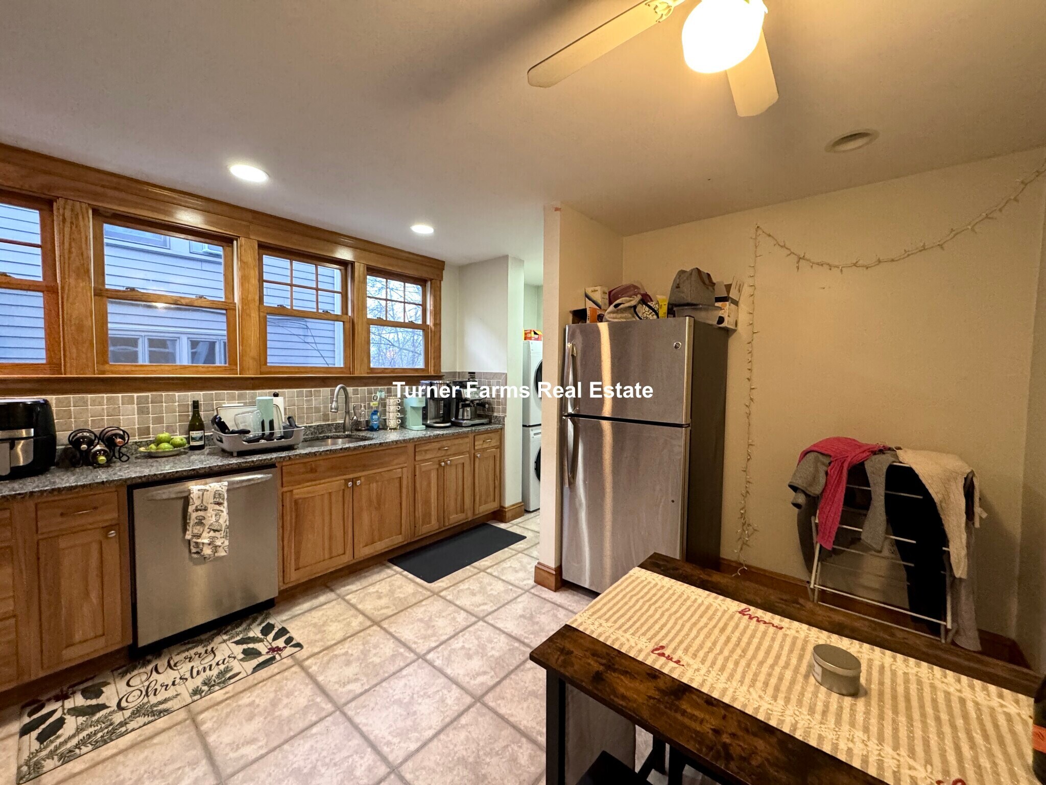 Building Photo - 202 Calumet St