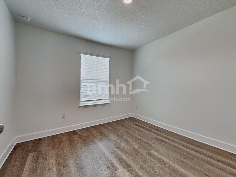 Building Photo - 37956 Dusty Saddle Ln