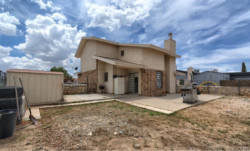 Building Photo - 9307 Chantilly Dr