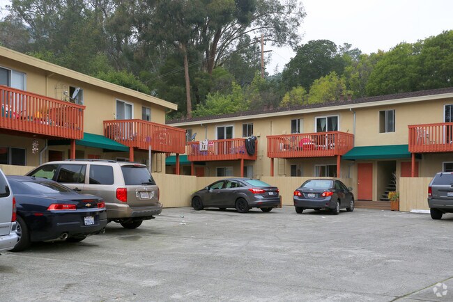 Primary Photo - Lincoln Vista Apartments