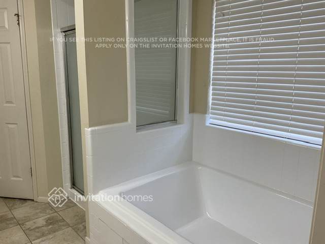 Building Photo - 14423 Sun Harbor Dr
