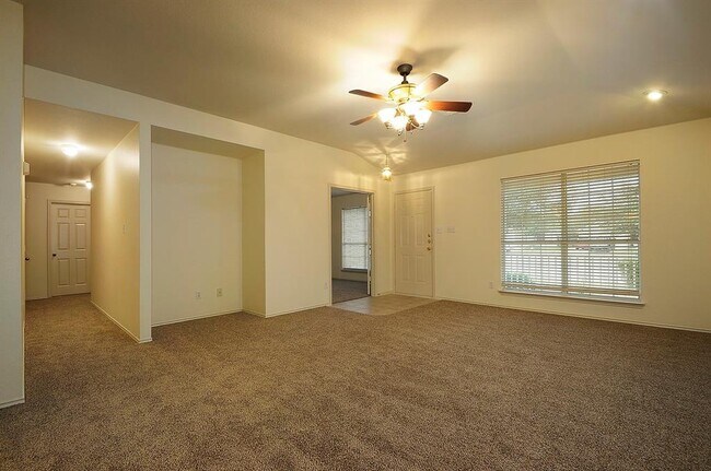 Building Photo - 1109 Fossil Cove