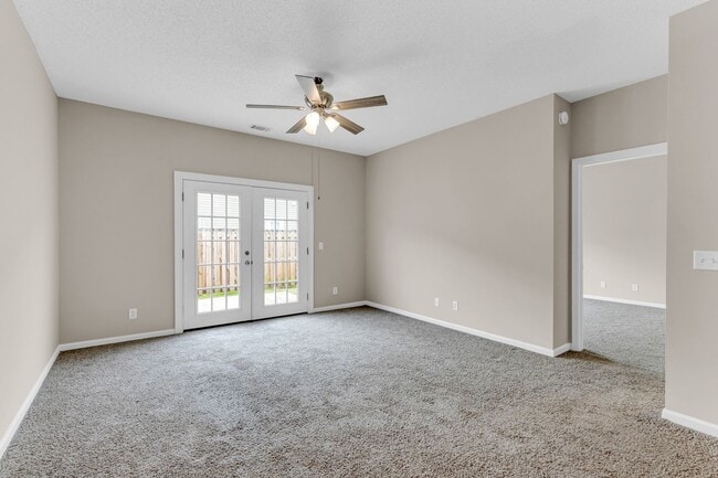 Building Photo - 3 Bedroom 2.5 Bathroom Townhome in Cypress Point - Richmond Hill