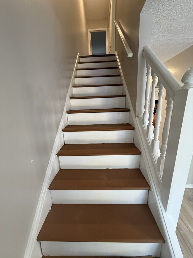 Building Photo - 6473 Klinect Ct