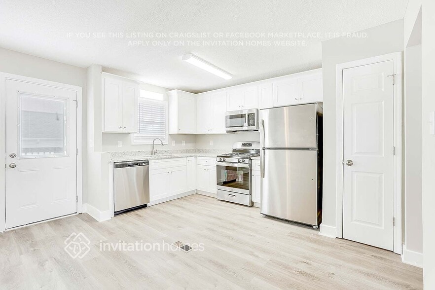 Building Photo - 500 Weston Ct