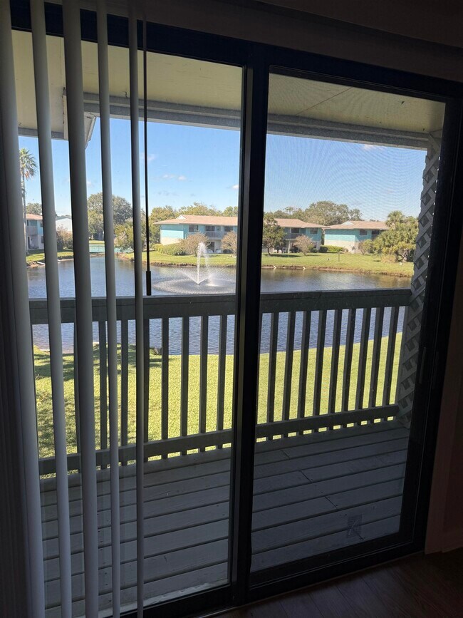 Building Photo - 650 W Pope Rd