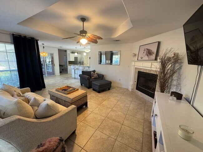 Building Photo - Gulf Breeze - Melissa Oaks - 4 Bedroom, 2 Bathroom w/ pool