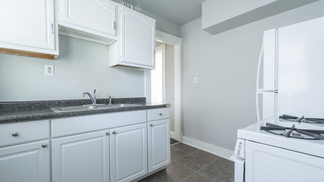 Building Photo - 2226 Glenwood Ave