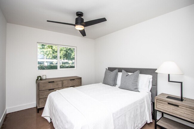 Building Photo - Biltmore District Luxury – 3 month leases avaialble 2,795.00