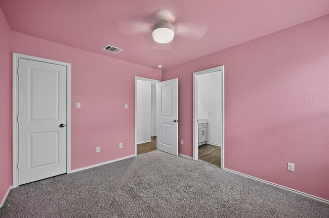 Building Photo - 128 Konik Rd