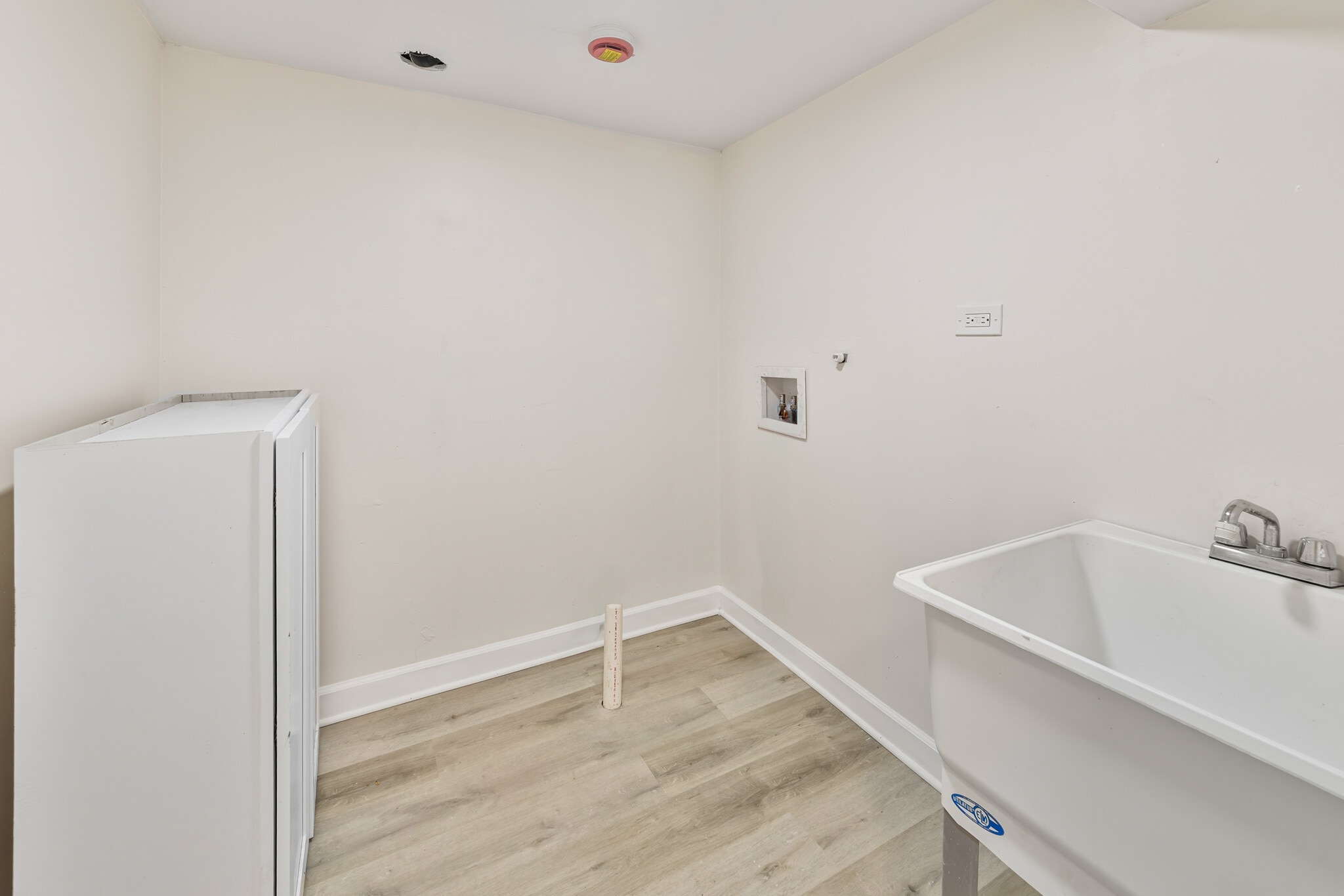 Building Photo - 1346 N Maplewood Ave