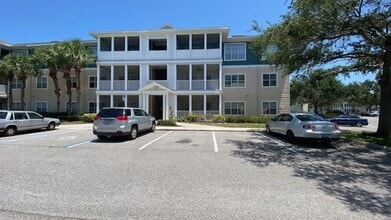 Building Photo - Beautiful 2/2 Condo Fully Remodeled!! A Must See to Appreciate!!