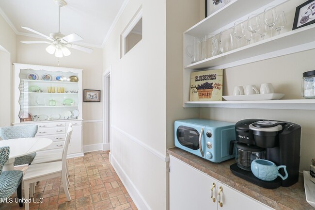 Building Photo - 145 St Francis St