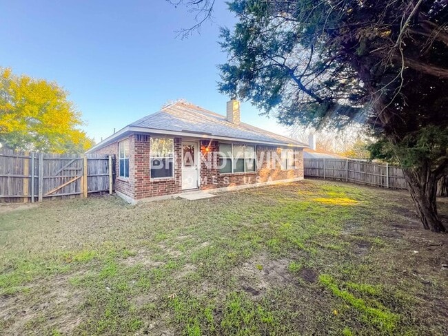 Building Photo - 806 Christine Dr