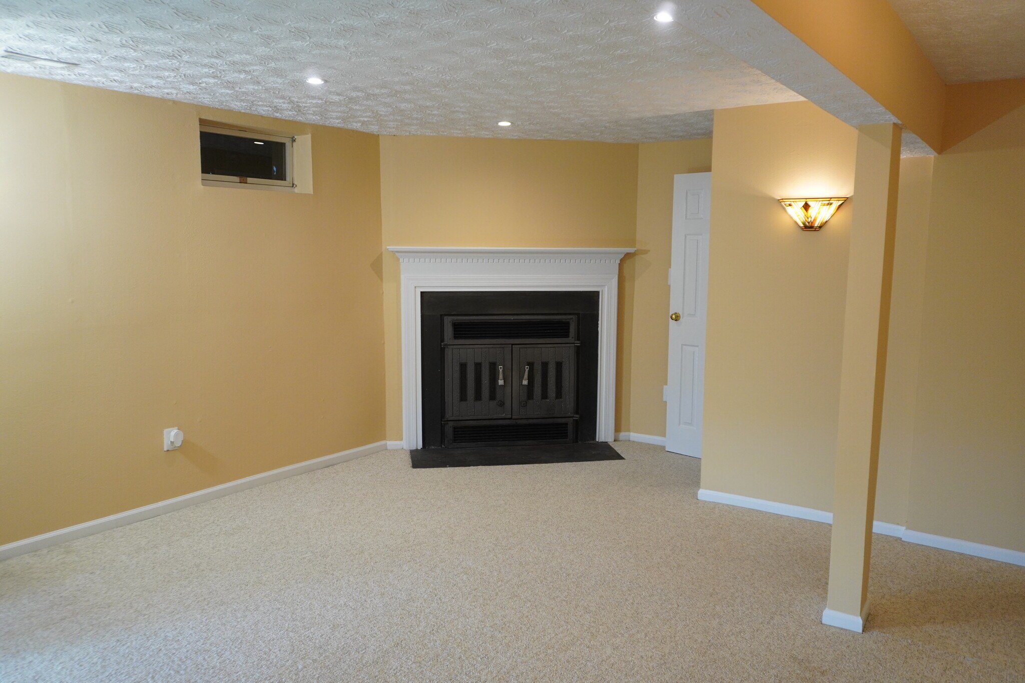 Building Photo - 37 Trailwood Rd