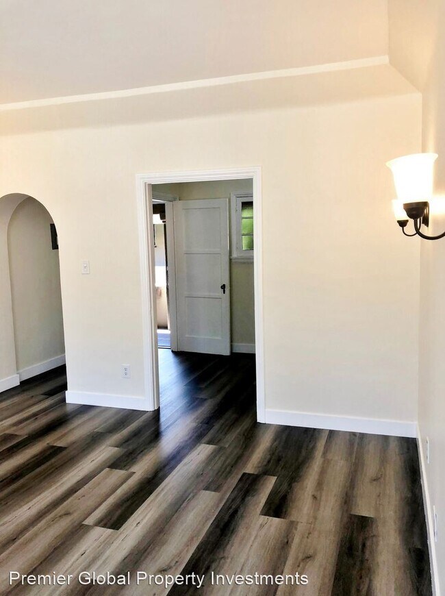 Building Photo - 2135 Fair Park Ave