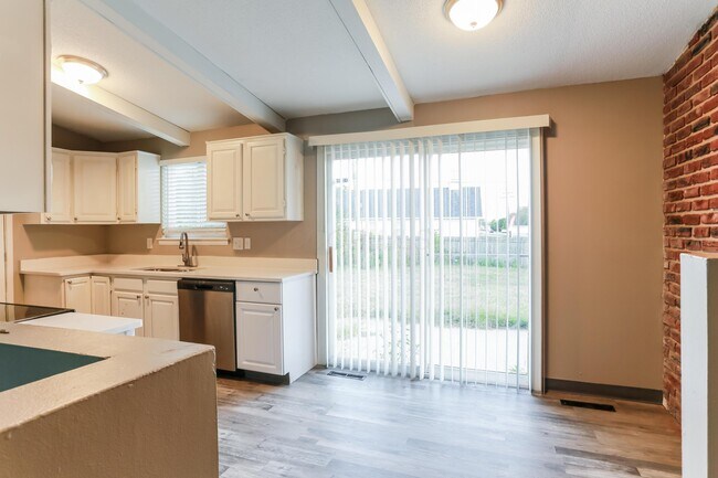 Building Photo - 4807 Warminster Dr