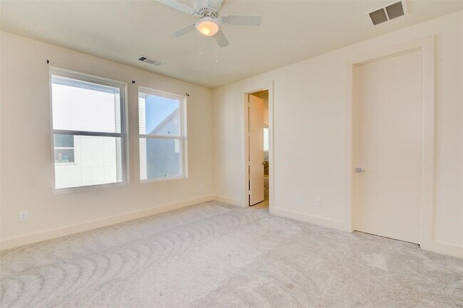 Building Photo - 4811 Martin Oaks Ln