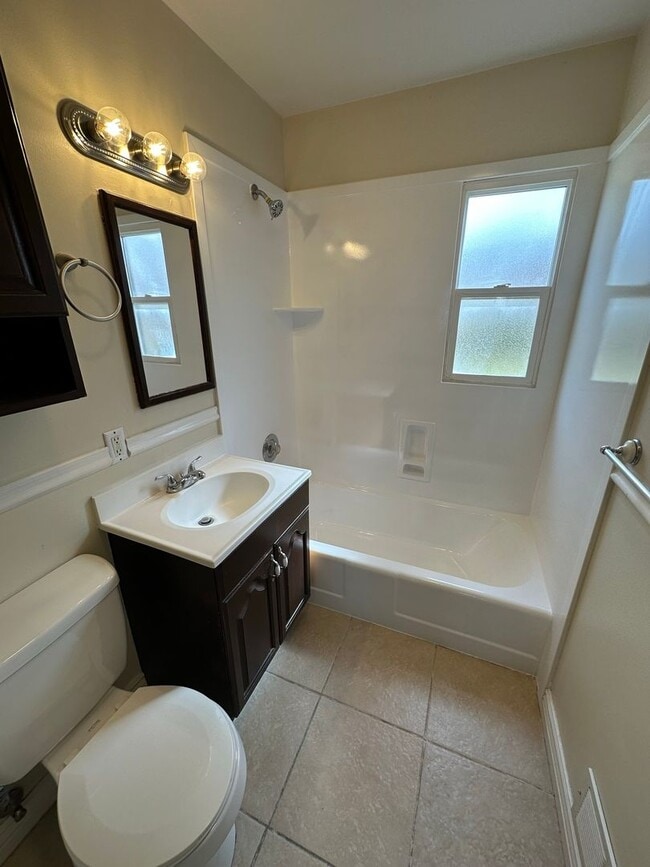 Building Photo - 4650 S