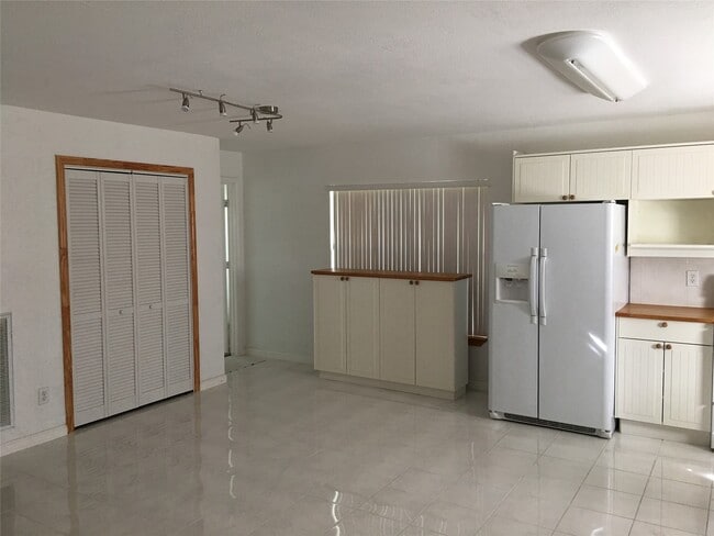 Building Photo - 10802 Heatherford Dr