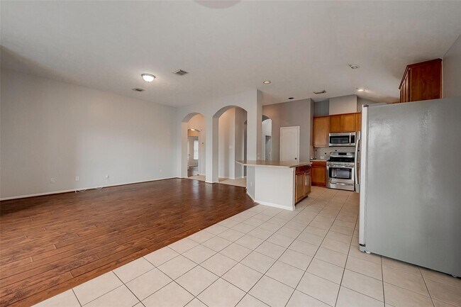 Building Photo - 1807 Hidden Breeze Dr