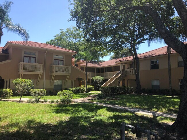 Building Photo - 4855 Via Palm Lakes
