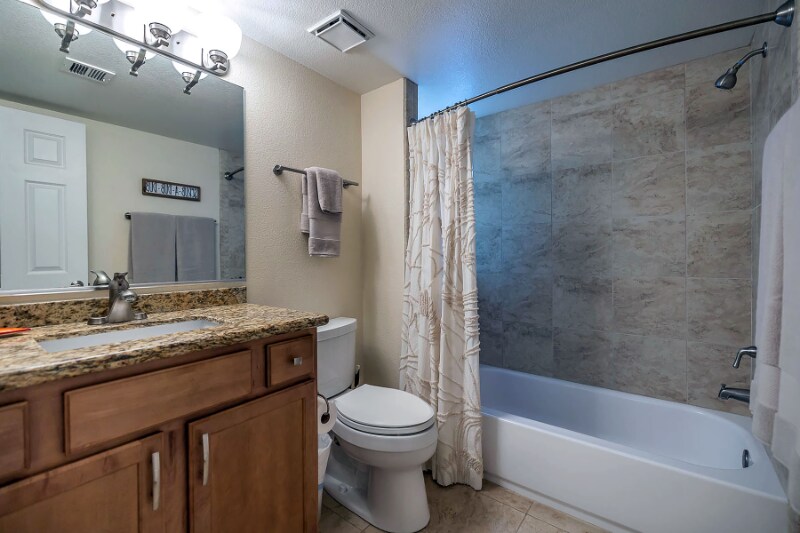 Building Photo - 5855 N Kolb Rd