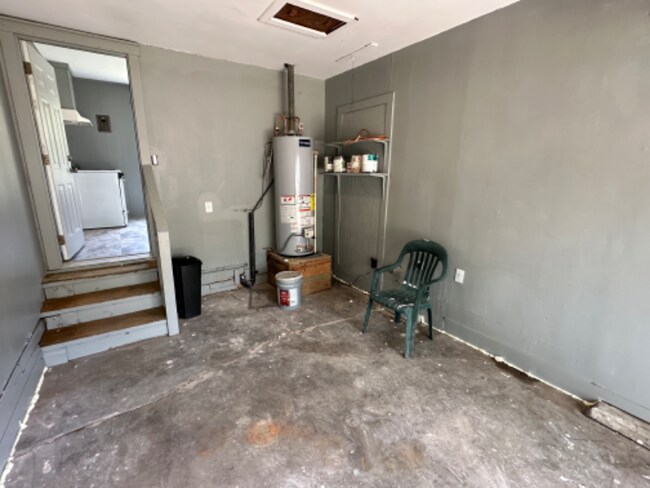 Building Photo - 205 Chambers St