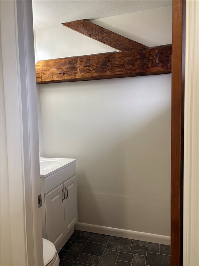 Building Photo - 116 W High St