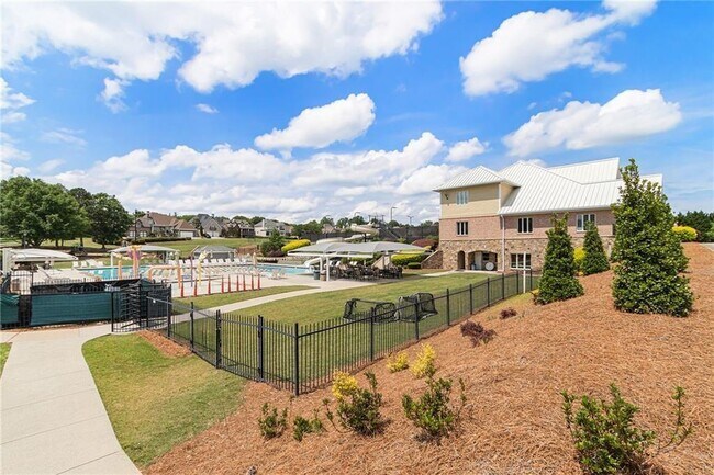 Building Photo - 2596 Rock Maple Dr NE