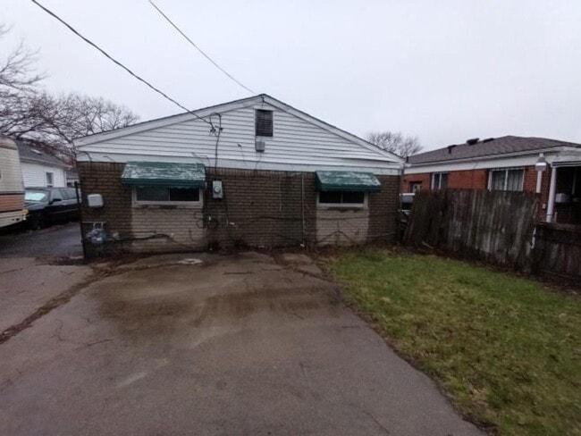 Building Photo - Cozy 2 bedroom 1 bathroom brick ranch