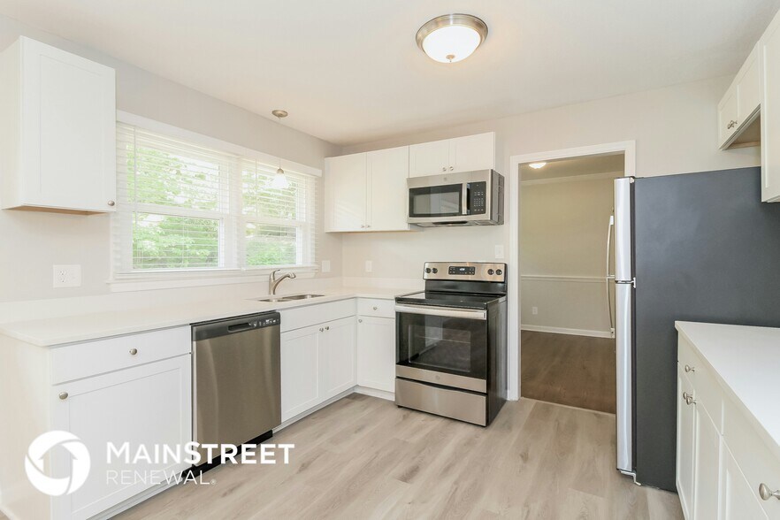 Building Photo - 999 Nottingham Rd