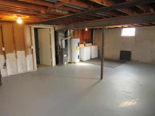 Building Photo - 8705 Countryshire Lane - Unit #1