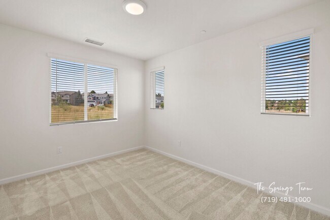 Building Photo - MODERN LUXURY 2BD/2BA/2CAR CONDO in Briargate