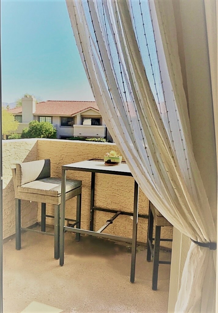 Living Room Balcony - 11515 N 91st St
