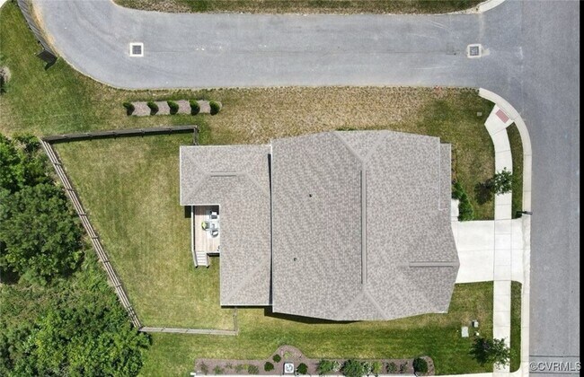 Building Photo - 5649 Rohan Pl