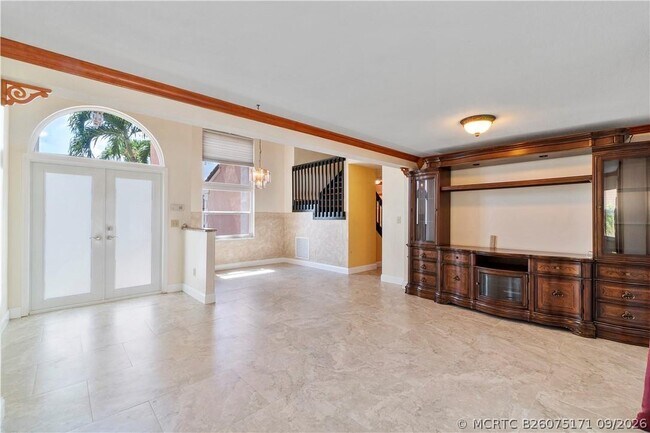 Building Photo - 710 Briarwood Terrace